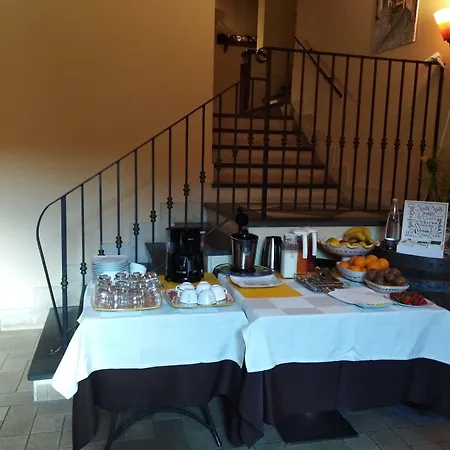 فندق مبيت وإفطار Le Vie Del Borgo 4*